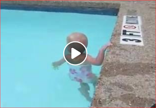 صدق او لا تصدق بالفيديو " رضيعة تسبح " baby swimming