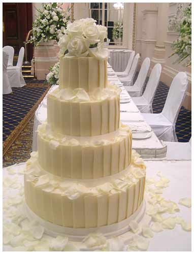 Sweet White Chocolate Cake For Wedding