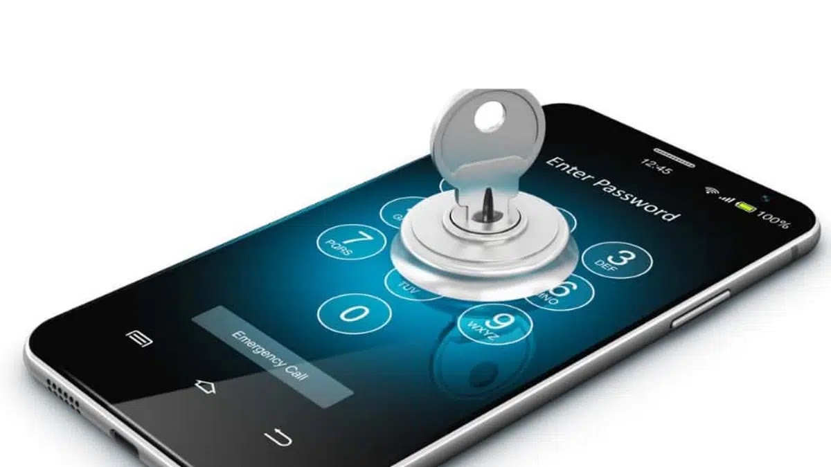 How to keep your cell phone safe from hackers and scammers