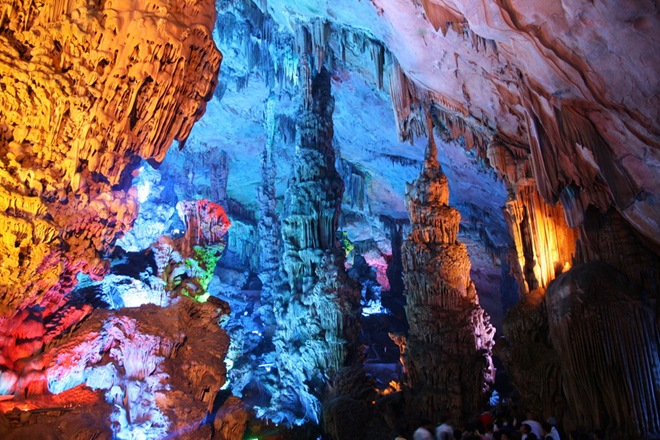 Cuevas Reed Flute Cave en China