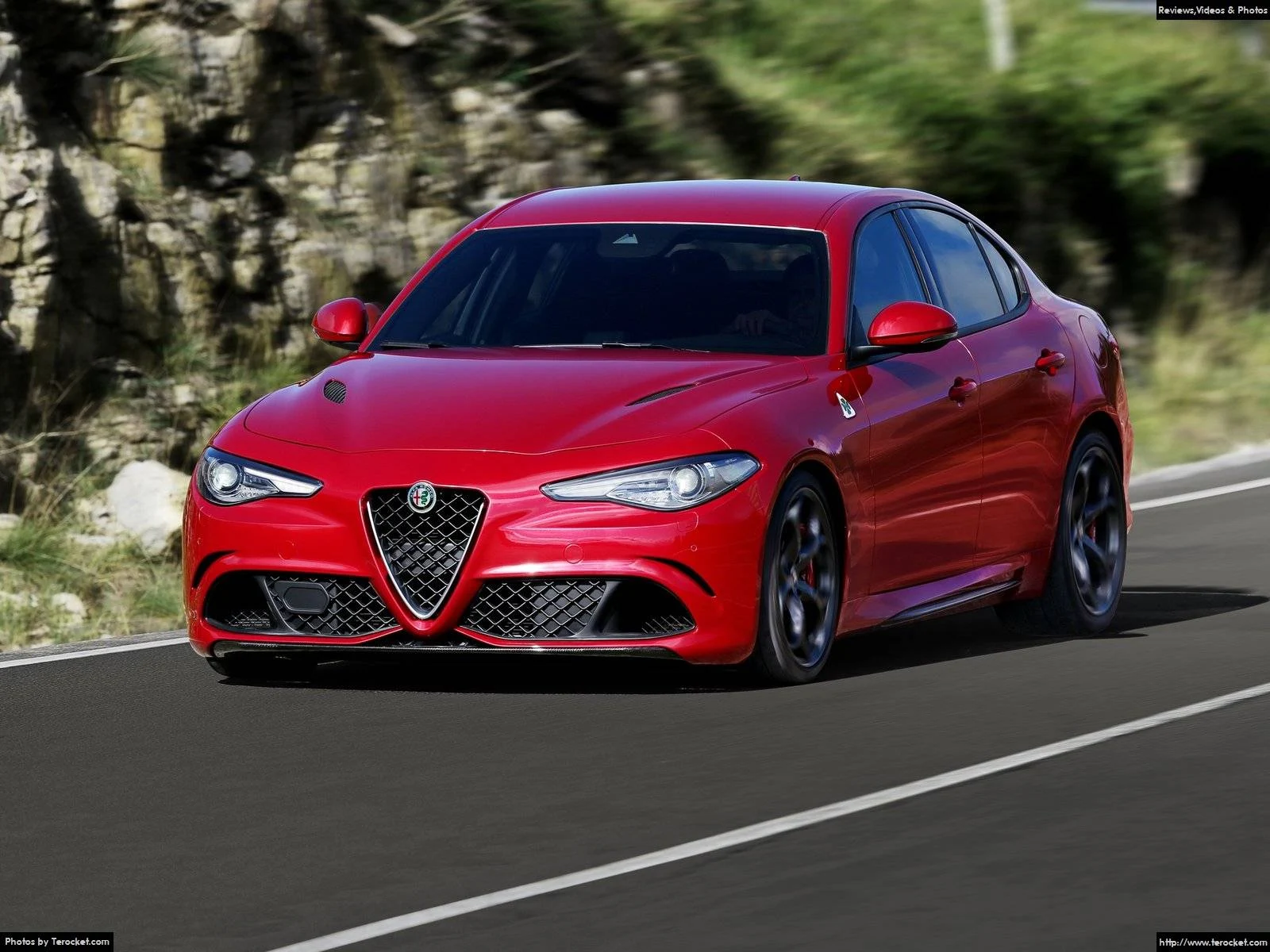 Hình ảnh xe ô tô Alfa Romeo Giulia 2016 & nội ngoại thất