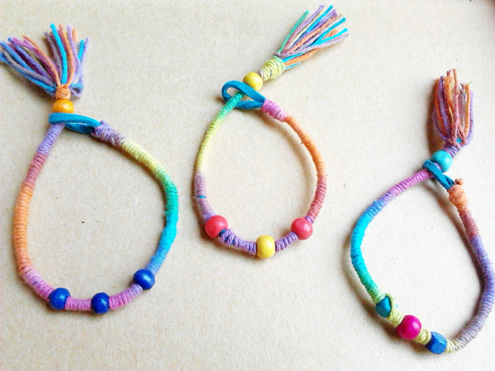 Daydreaming Girl DIY Rainbow wrapped bracelet