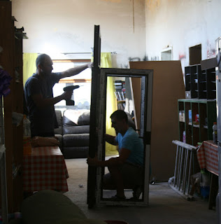 Assembling the big windows for the top corridor