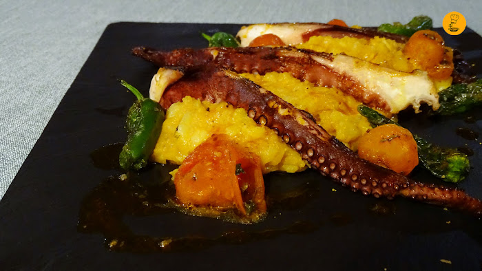 Pulpo a la brasa con patatas revolconas Chapoo Majadahonda