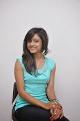 Vithika Sheru Glamorous Photo Shoot Gallery-thumbnail-33