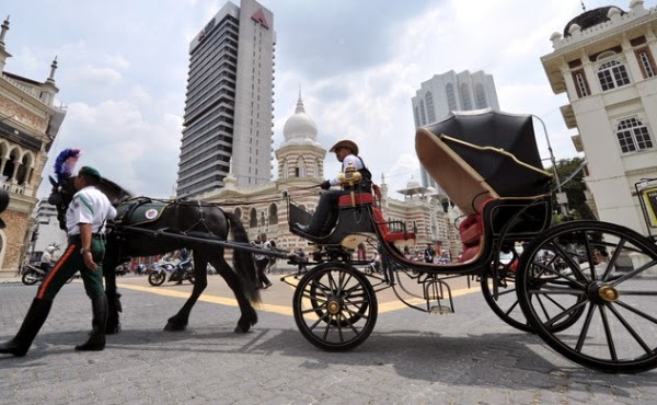  KL Horse & Carriage Ride