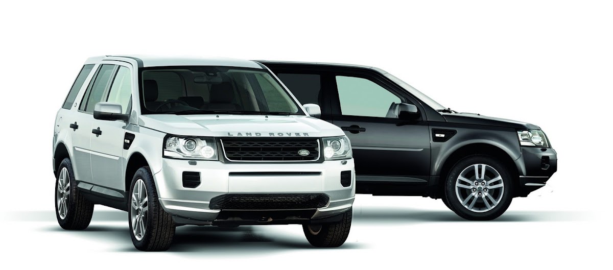 2013 Land Rover Freelander Black & White