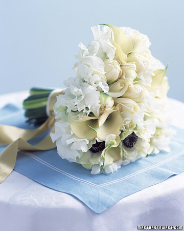 White Bouquets Painterly This clutch of shapely blooms in tones of cream 
