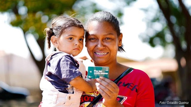 Famílias de Mineiros recebem cartões do Aluguel Social nesta terça-feira