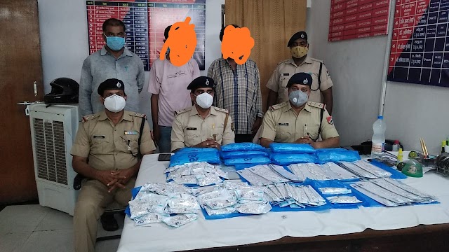वाराणसी मंडल के छपरा जं स्टेशन पर रेलवे सुरक्षा बल की टास्क टीम द्वारा 28.5 किलोग्राम चांदी की पायल बरामद कर जब्त किया गया