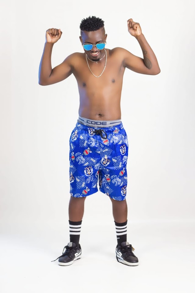 Cha Quente - Nbunda Dela trabalha com Visa (Afro House) Download Mp3