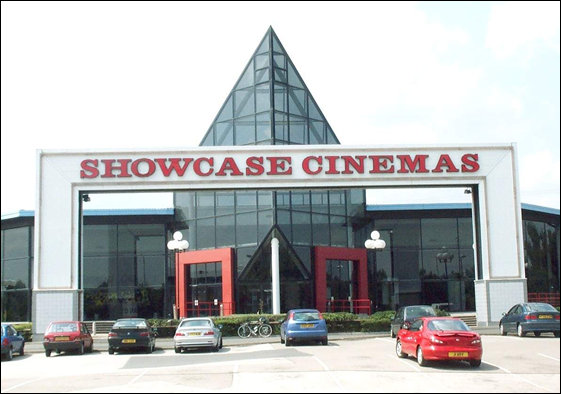 SHOWCASE CINEMAS Show Times | letmeget.