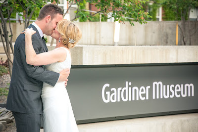 Wedding Couple outside the Gardiner Museum in Downtown Toronto 2015