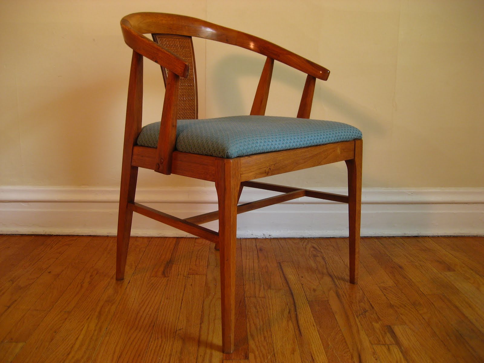 flatout design: Mid Century Modern Dining Chairs