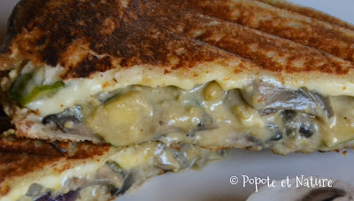 Croque monsieur aux champignons, courgette, oignon rouge et fromage frais © Popote et Nature