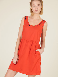 http://www.nicethingspalomas.com/vestidos-es/vestido-playa#.V8wuKjUzuRw