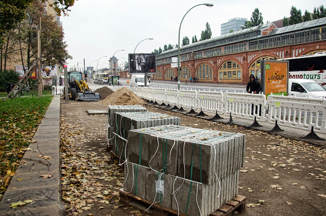 Baustelle Ostkreuz Friedrichshain, Warschauer Straße / Mühlenstraße, Neugestaltung "Grünes Tor", 10243 Berlin, 12.10.2013