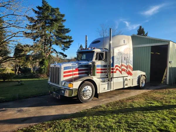 1996 Peterbilt 377 Toterhome