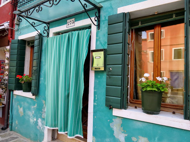 burano island colourful house