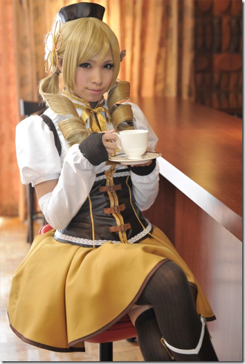 mahou shoujo madoka magica cosplay - tomoe mami