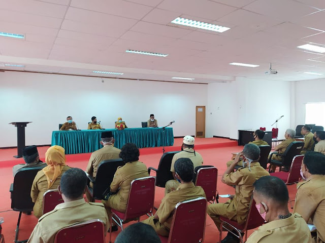 La Bakry Ijinkan Warga Butong Shalat Idul Fitri Berjamaah di Lapangan dan Masjid