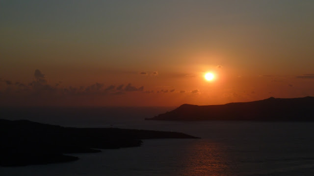 Santorin - coucher de soleil sur la Caldeira