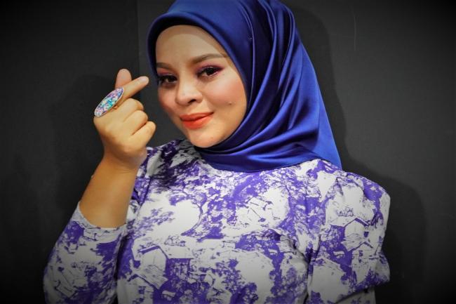 Siti Sarah  Shuib Sepah Mengaku Bertunang Dengan Siti Sarah  Sensasi