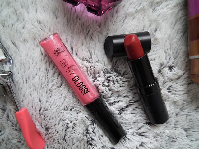 Lip gloss & lip stick