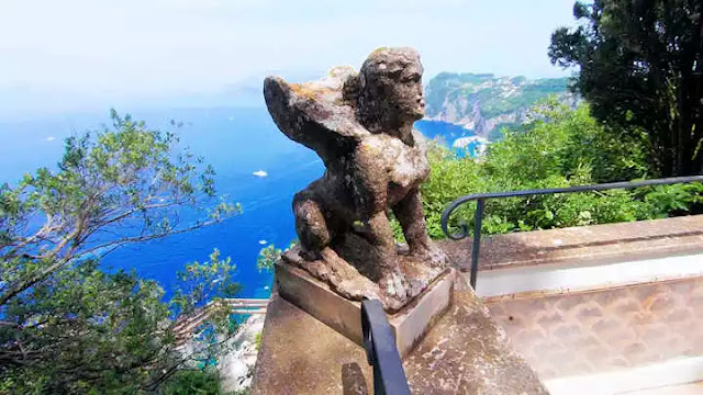 Estatua romana en la Isla de Capri