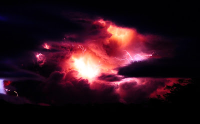Puyehue volcano red lightning photo