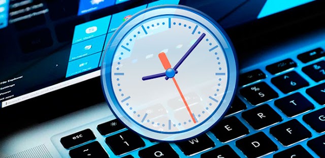 Cómo mostrar el día de la semana en el reloj de la barra de tareas en Windows 10