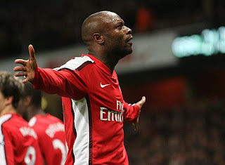 William Gallas dilaporkan menolak kontrak baru yang disodorkan Arsenal karena tidak mendap Gallas Tolak Kontrak Baru Arsenal