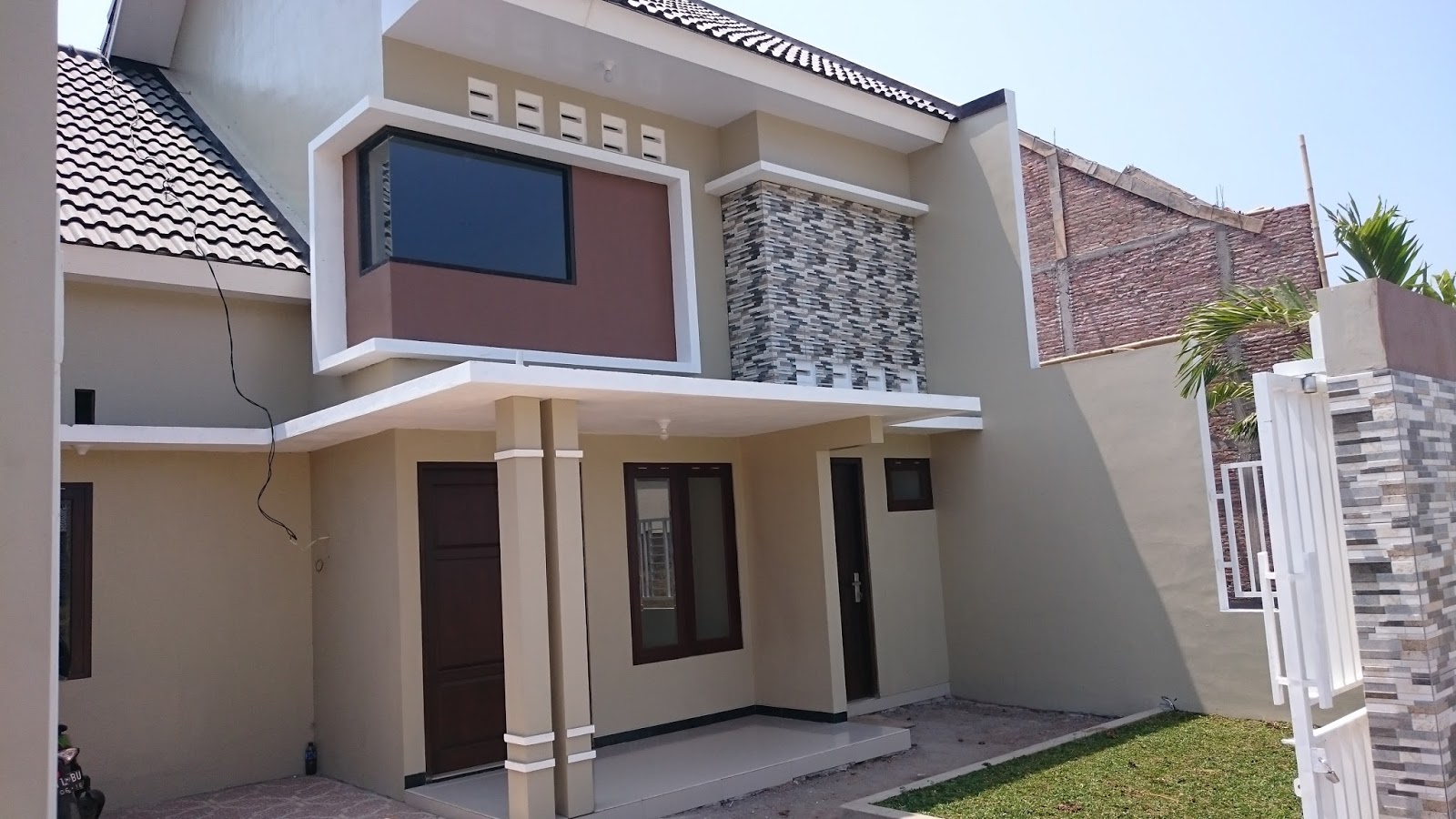 Keramik Tembok  Depan Rumah Furniturumah