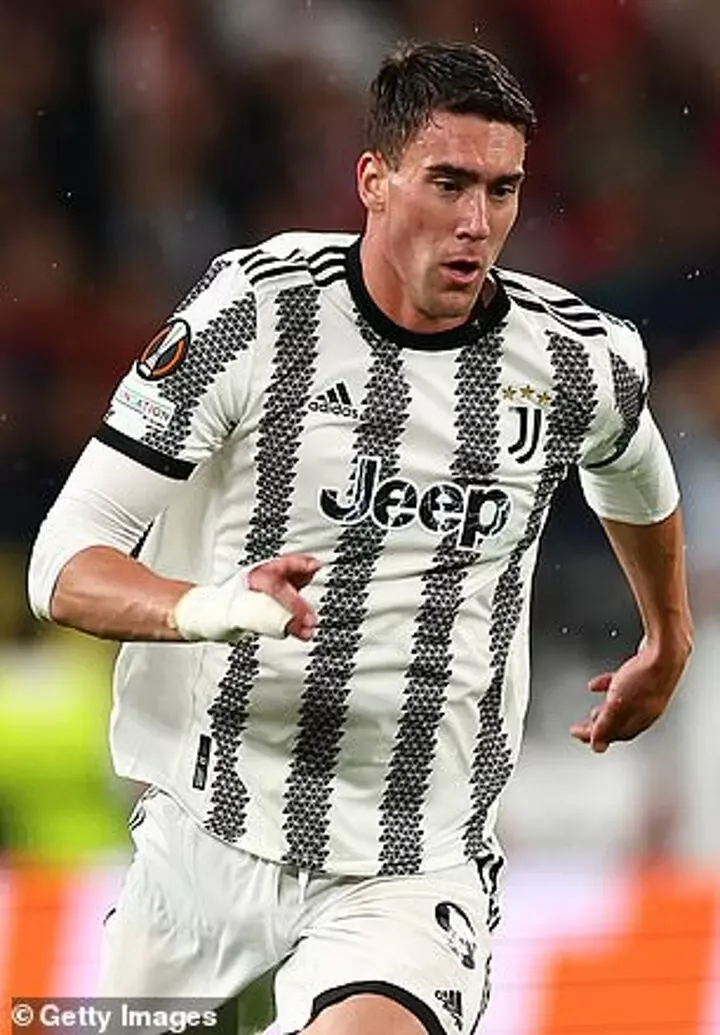 Allegri: Juventus Open to Consider 'Impossible to Refuse Bids' for Vlahovic Amidst Chelsea's Offer