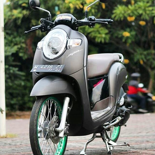 Modifikasi Scoopy Warna Coklat Doff