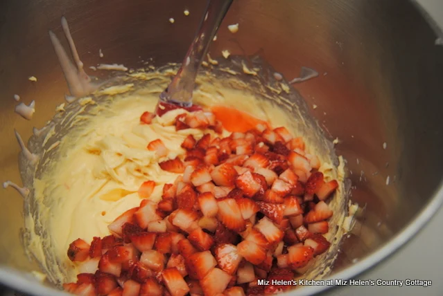 Fresh Strawberry Freezer Pie at Miz Helen's Country Cottage