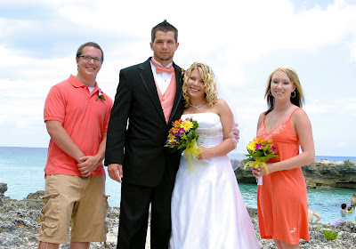 Wedding Party on Cruisers Enjoy This Smith S Cove  Grand Cayman Beach Wedding