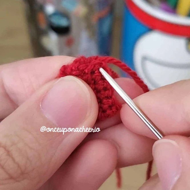 DIY Minnie Mouse Ring Crochet Pattern and Tutorial - Making Minnie's Bow