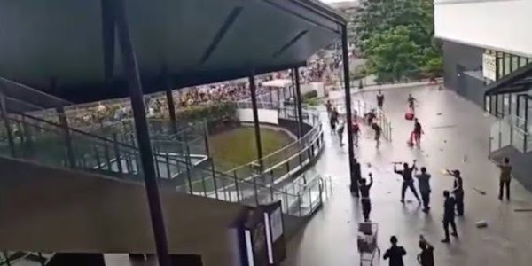 Dituding Penyebab Banjir, Warga Kampung Tambun Rengas Geruduk Mal AEON JGC