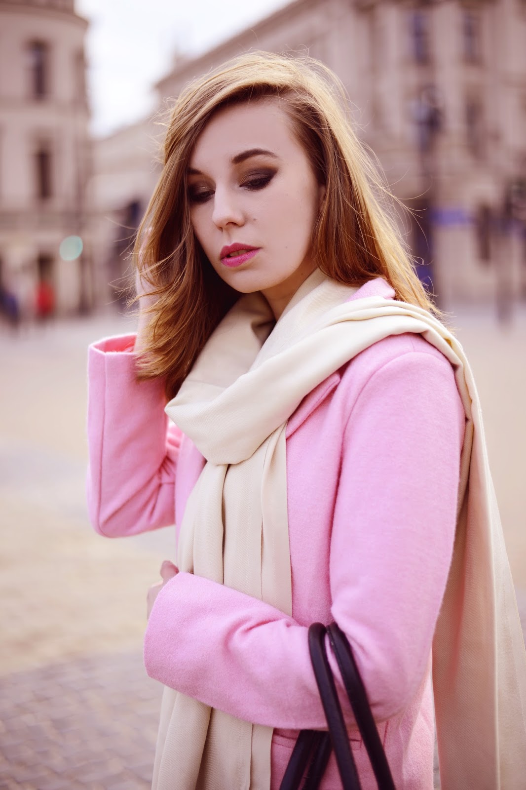 http://www.sheinside.com/Pink-Lapel-Long-Sleeve-Pockets-Woolen-Coat-p-182421-cat-1735.html?utm_source=pomaranczowa-pomarancz.blogspot.jp&utm_medium=blogger&url_from=pomaranczowa-pomarancz.blogspot.jp