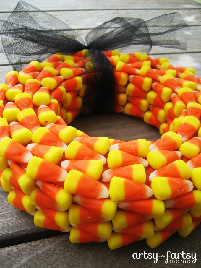 Candy Corn Wreath at artsyfartsymama.com #Halloween #wreath