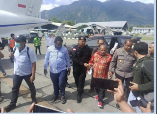 Upaya Paksa, KPK Tangkap Gubernur Papua 'Langsung Diterbangkan Ke Jakarta'