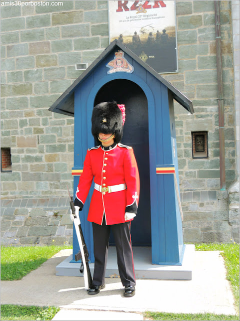 Guardia en la Ciudadela de Quebec