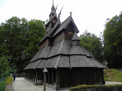 bergen iglesia de madera