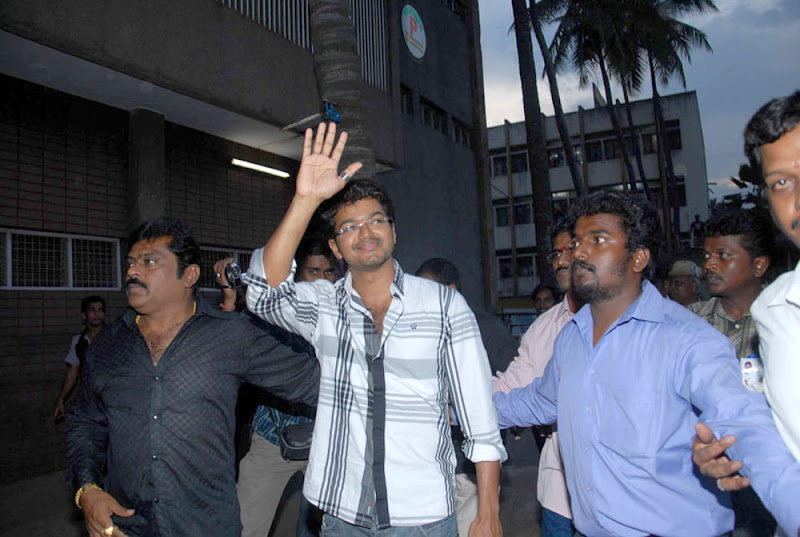 Vijay Promote Velayudham  In Bangalore Stills Photos movie photos