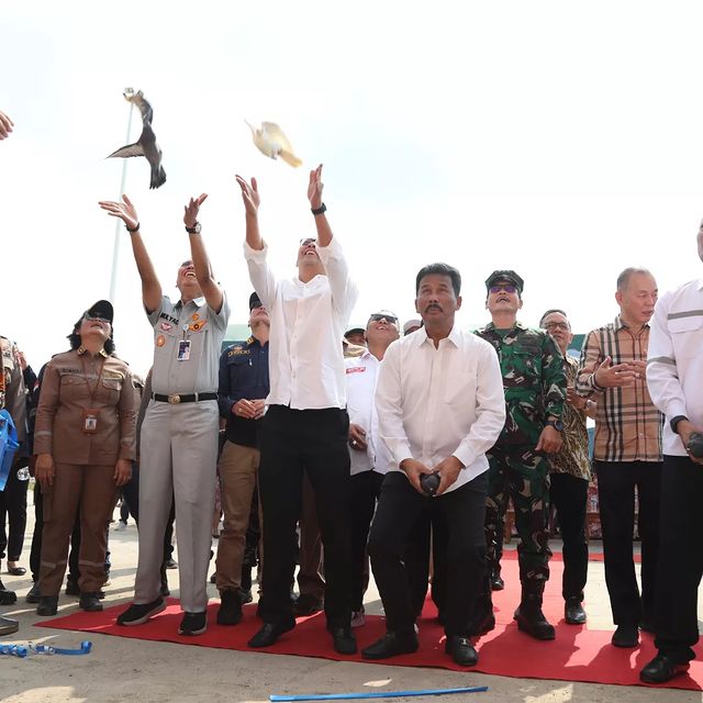 Wakil Ketua III DPRD Batam Dampingi Walikota Rudi Meresmikan Pelayaran Perdana KM DLN