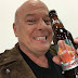 Postagem "suspeita" de Dean Norris viraliza no Twitter