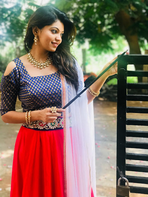 Athulya Ravi Hot Photo in Red Color Gagra for Diwali