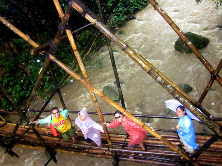 Perjalanan Tak Berujung: Ada Jembatan Akar di Baduy