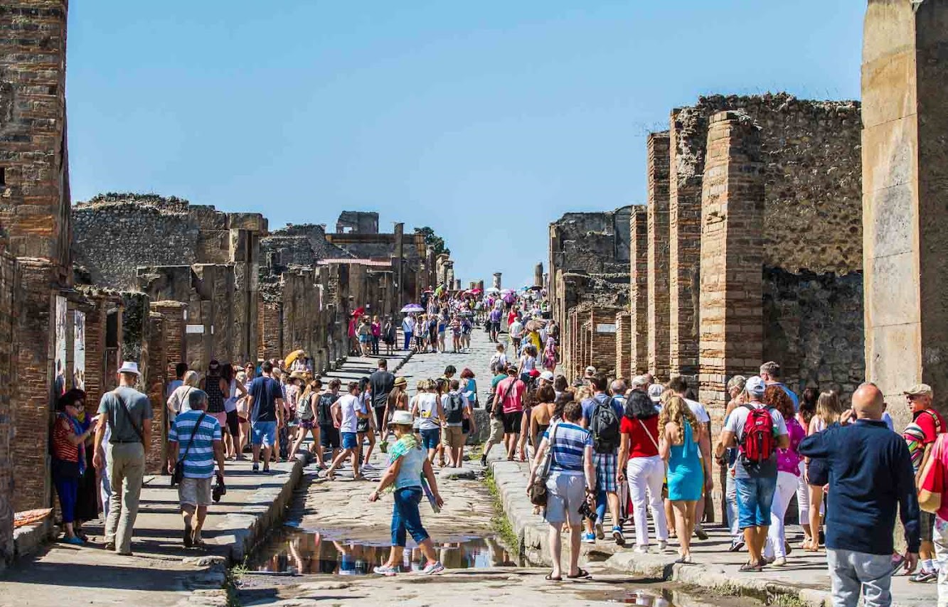 Italy: Tourists in their millions are 'wearing out Pompeii'